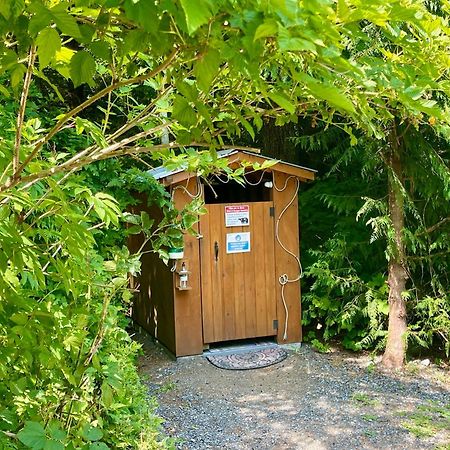 Отель So Damn Lucky Glamping Юклулет Экстерьер фото