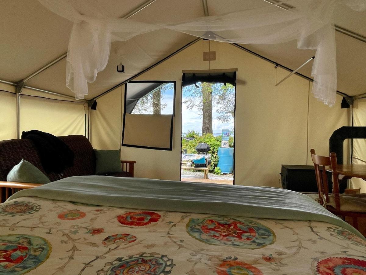 Отель So Damn Lucky Glamping Юклулет Экстерьер фото