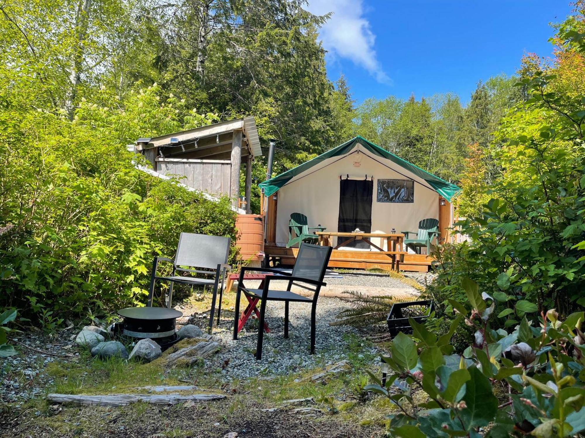 Отель So Damn Lucky Glamping Юклулет Экстерьер фото