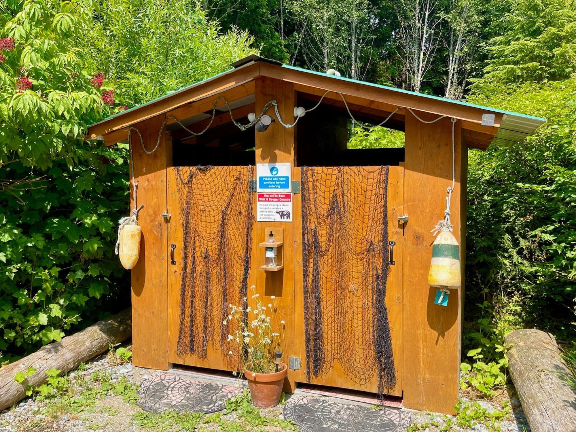 Отель So Damn Lucky Glamping Юклулет Экстерьер фото